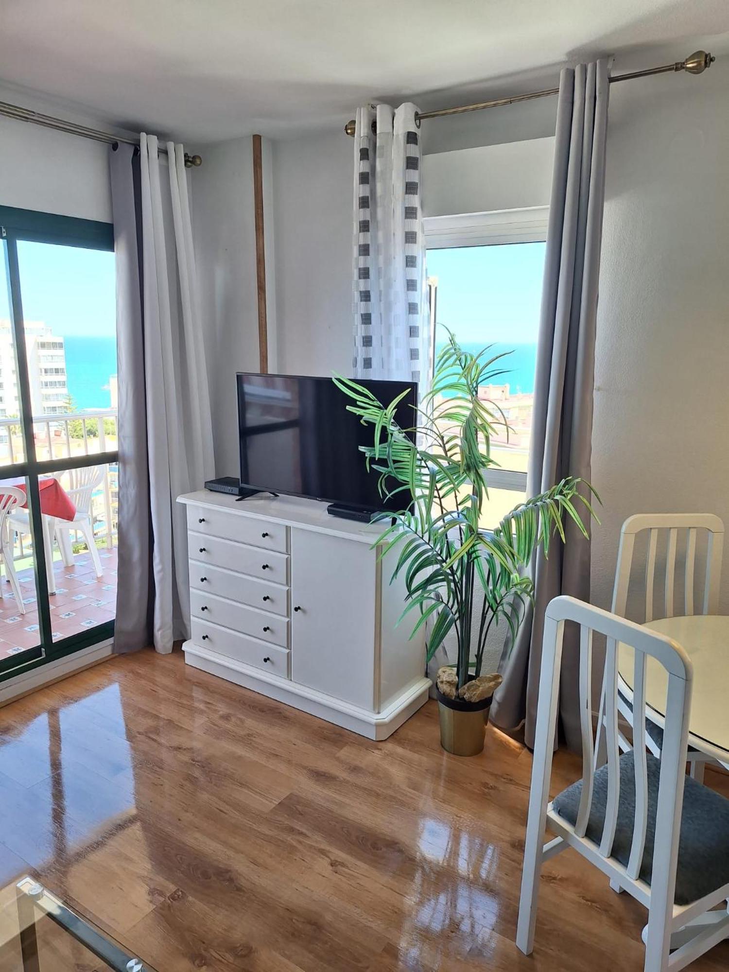 Jupiter Apartment Sea View Бенальмадена Экстерьер фото